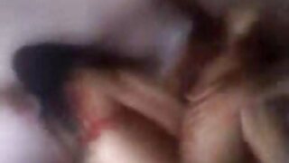 அழகான இளம் இருண்ட ஹேர்டு அழகு அவரது ஆண்குறி மற்றும் மெல்லிய moans மீது அவரது ஹேரி புண்டை உட்கார்ந்து. பெண் இதற்கு dr k குழாய் முன்பு முற்றிலும் தொலைவில் இல்லாதது போல் செயல்படுகிறாள்.