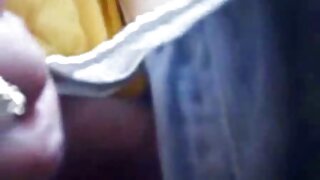 ஆண், ரிலே ரீட் புண்டையில் பூனை மீது ஆசிய அழகை ஃபக் செய்ய விரும்புகிறார்